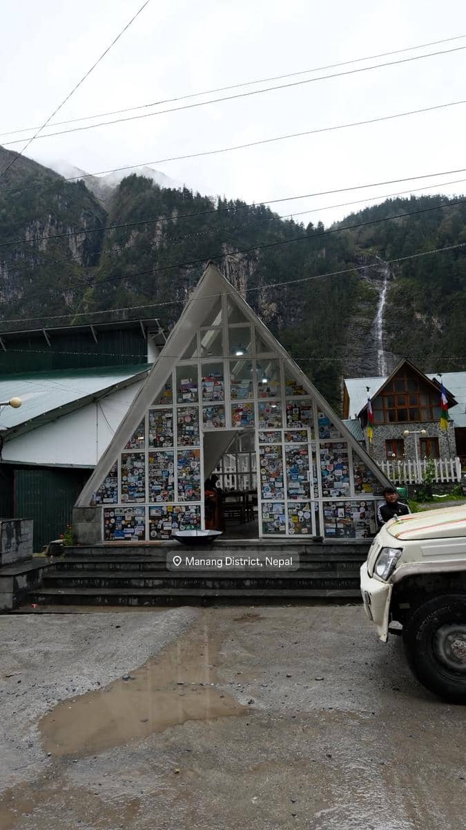 Bella Graceva menikmati keindahan alam di Lembah Manang, Nepal
