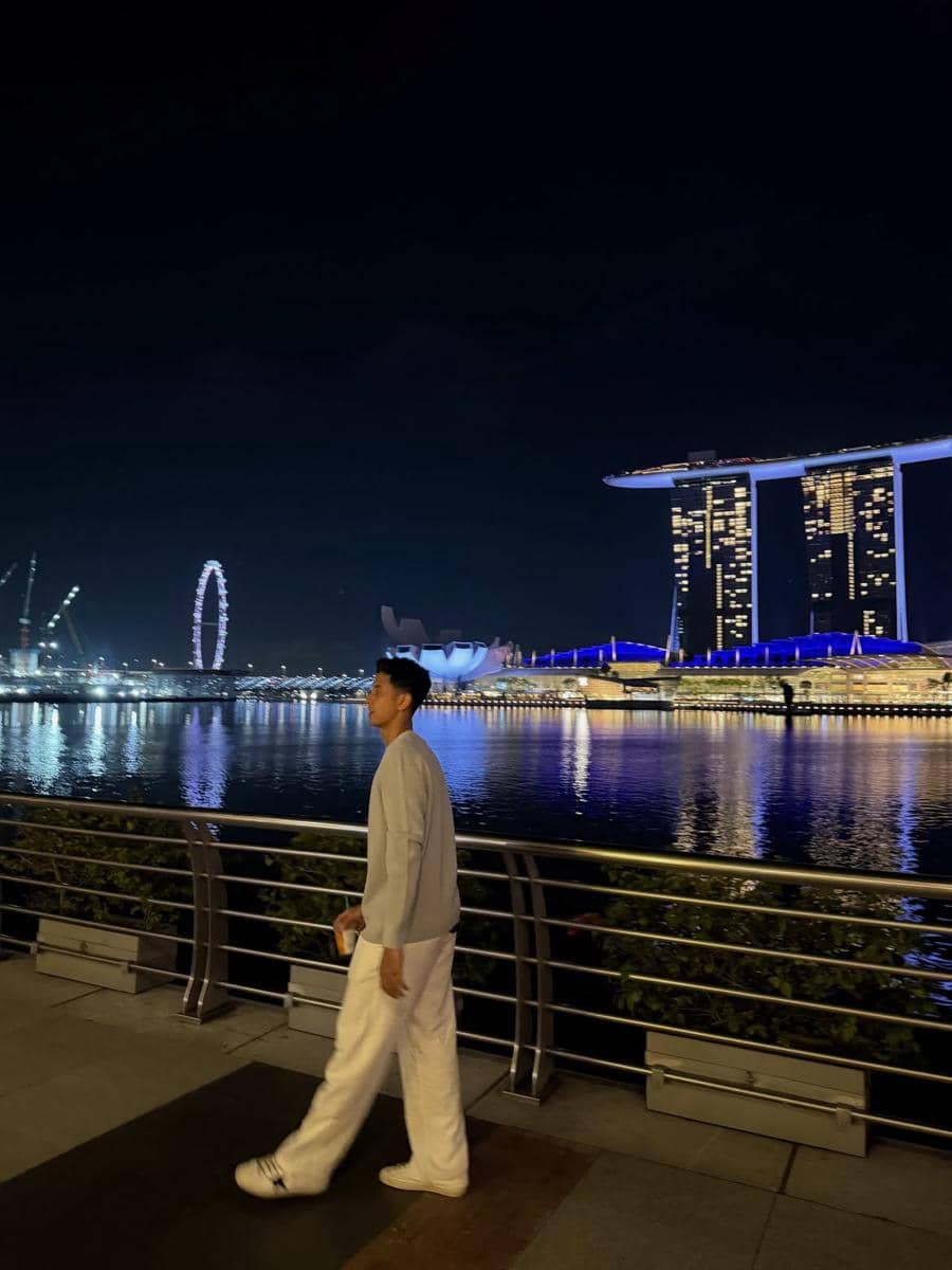 potret Alwi Farhan di luar lapangan