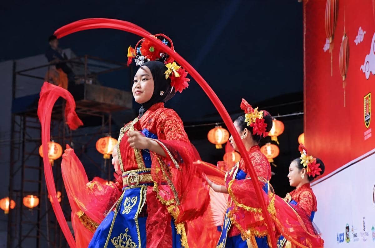 Penari Berhijab hingga Tok Panjang Ramaikan Mooncake Festival Semarang