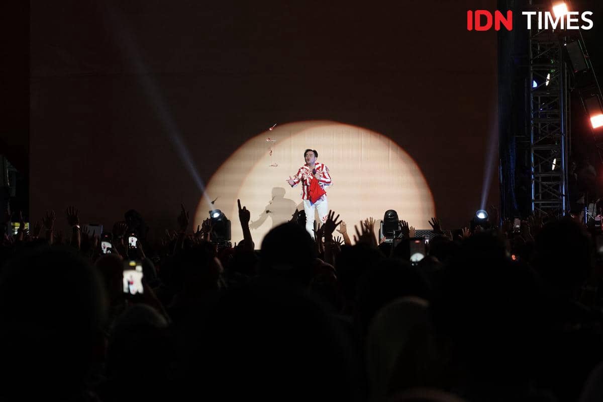 King Nassar Tampil di Pestapora 2026 Day 1, Pake Kostum Komedi Putar