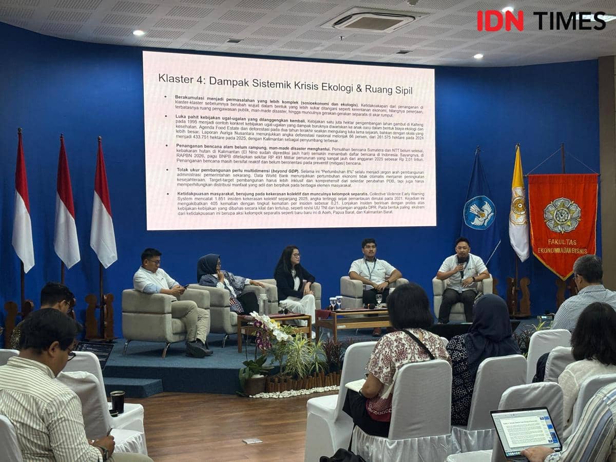 Aliansi Ekonom Indonesia (AEI) merilis laporan asesmen satu tahun terhadap 7 Desakan Darurat Ekonomi (7DDE) di Fakultas Ekonomika dan Bisnis