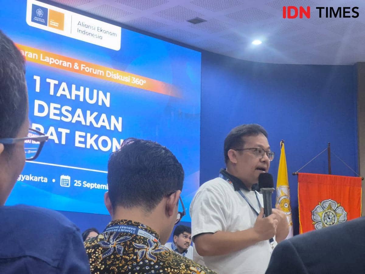 Aliansi Ekonom Indonesia (AEI) merilis laporan asesmen satu tahun terhadap 7 Desakan Darurat Ekonomi (7DDE) di Fakultas Ekonomika dan Bisnis