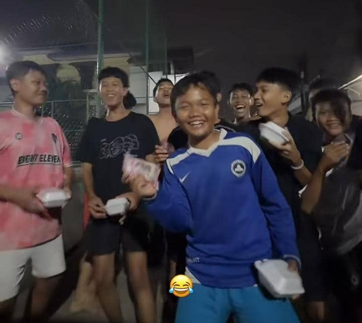 Hanum Mega bagi-bagi hadiah ultah dari Nathalie Holscher