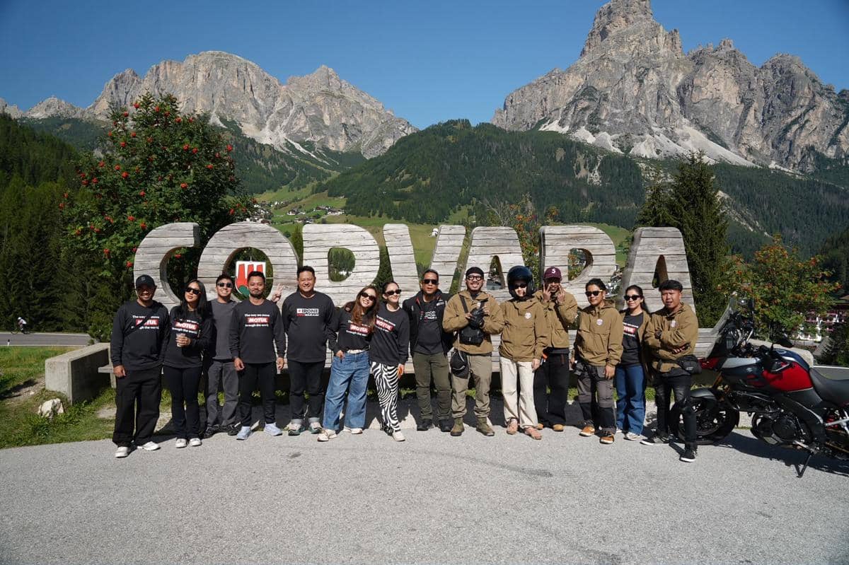 Brand ambassador Motul mengikuti kunjungan ke ajang Formula 1 di Monza yang diselenggarakan perusahaan pelumas tersebut.