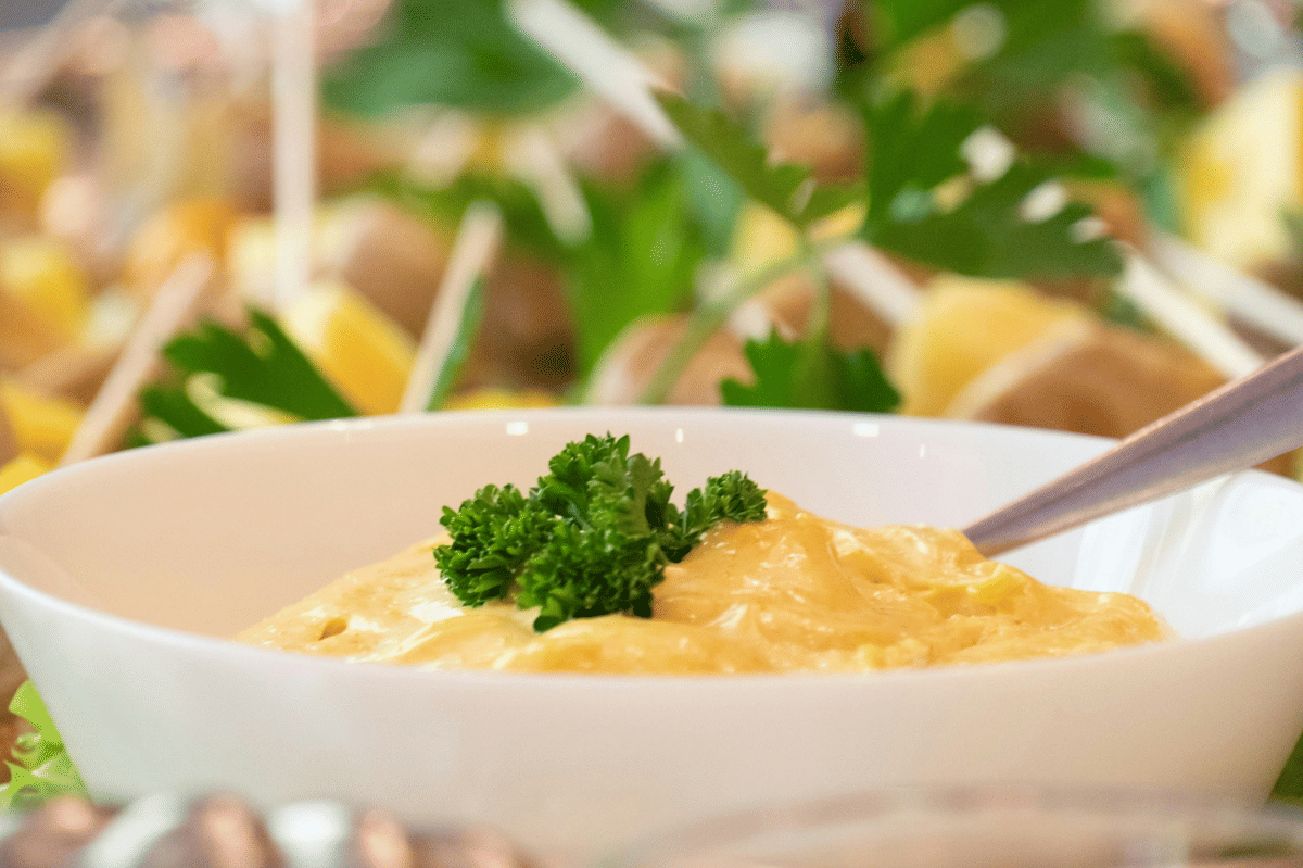 ilustrasi garlic harissa aioli