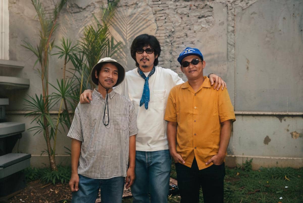 Para personel Kapal Udara, grup musik asal Makassar.