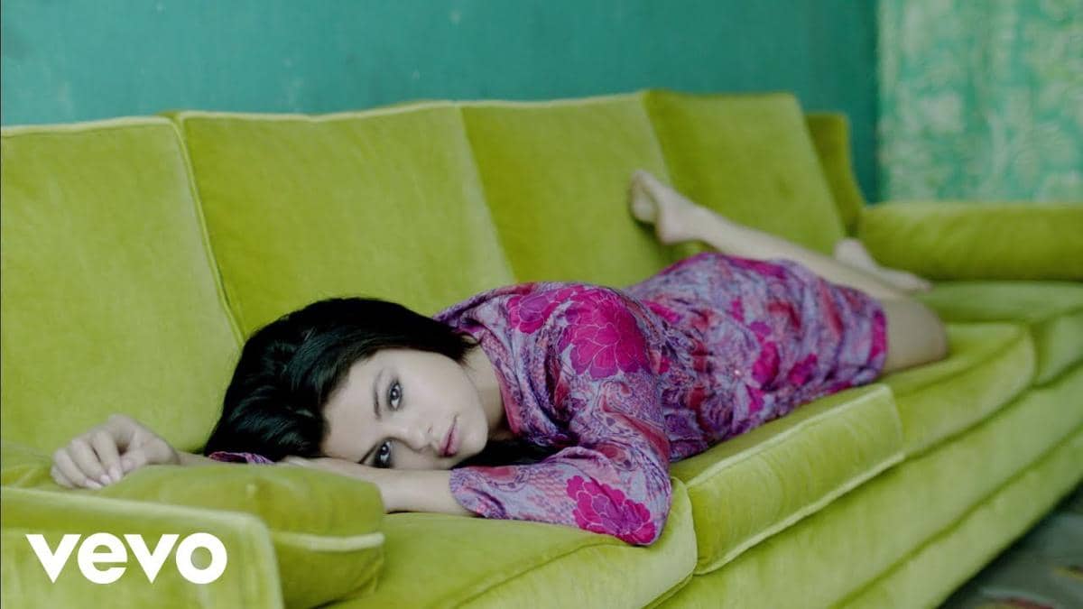 cuplikan video klip "Good For You"