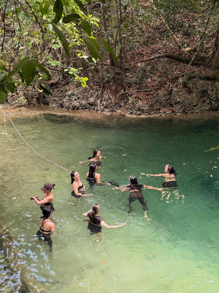 Adinia Wirasti healing bareng sahabat di Pulau Moyo, NTB