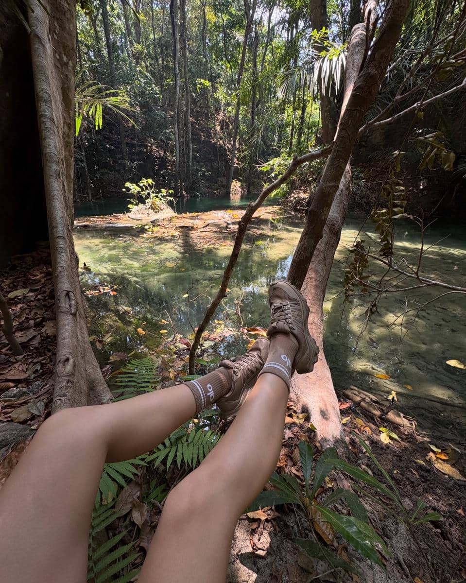 Yasmin Napper liburan di Pulau Moyo, NTB