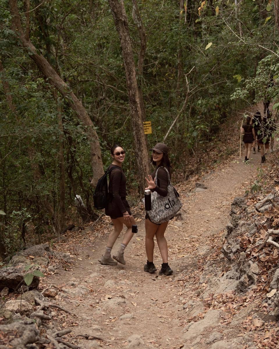 Yasmin Napper liburan di Pulau Moyo, NTB