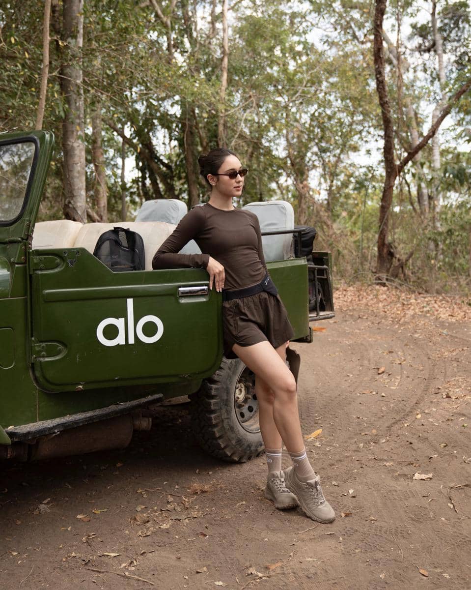 Yasmin Napper liburan di Pulau Moyo, NTB