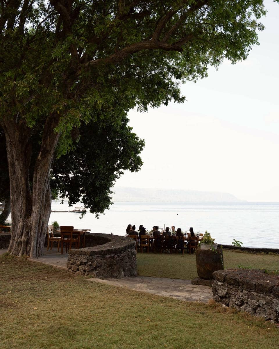 Yasmin Napper liburan di Pulau Moyo, NTB