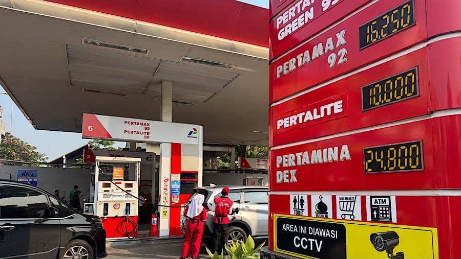 SPBU Pertamuba dengan papan harga BBM