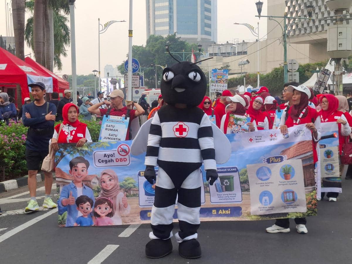 Kala Nyamuk Raksasa Satroni CFD Jakarta dalam Kampanye PMI