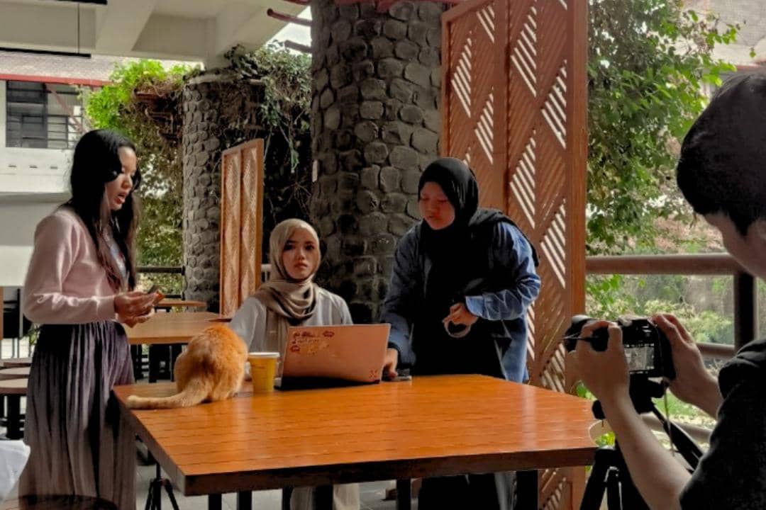 Di balik layar film pendek Meong! 