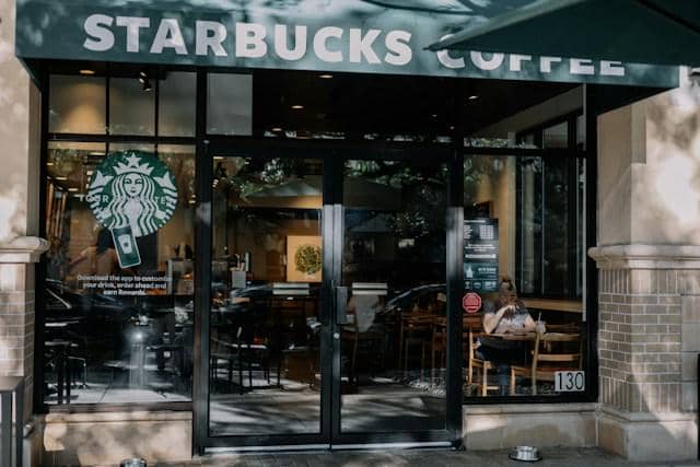 gerai Starbucks