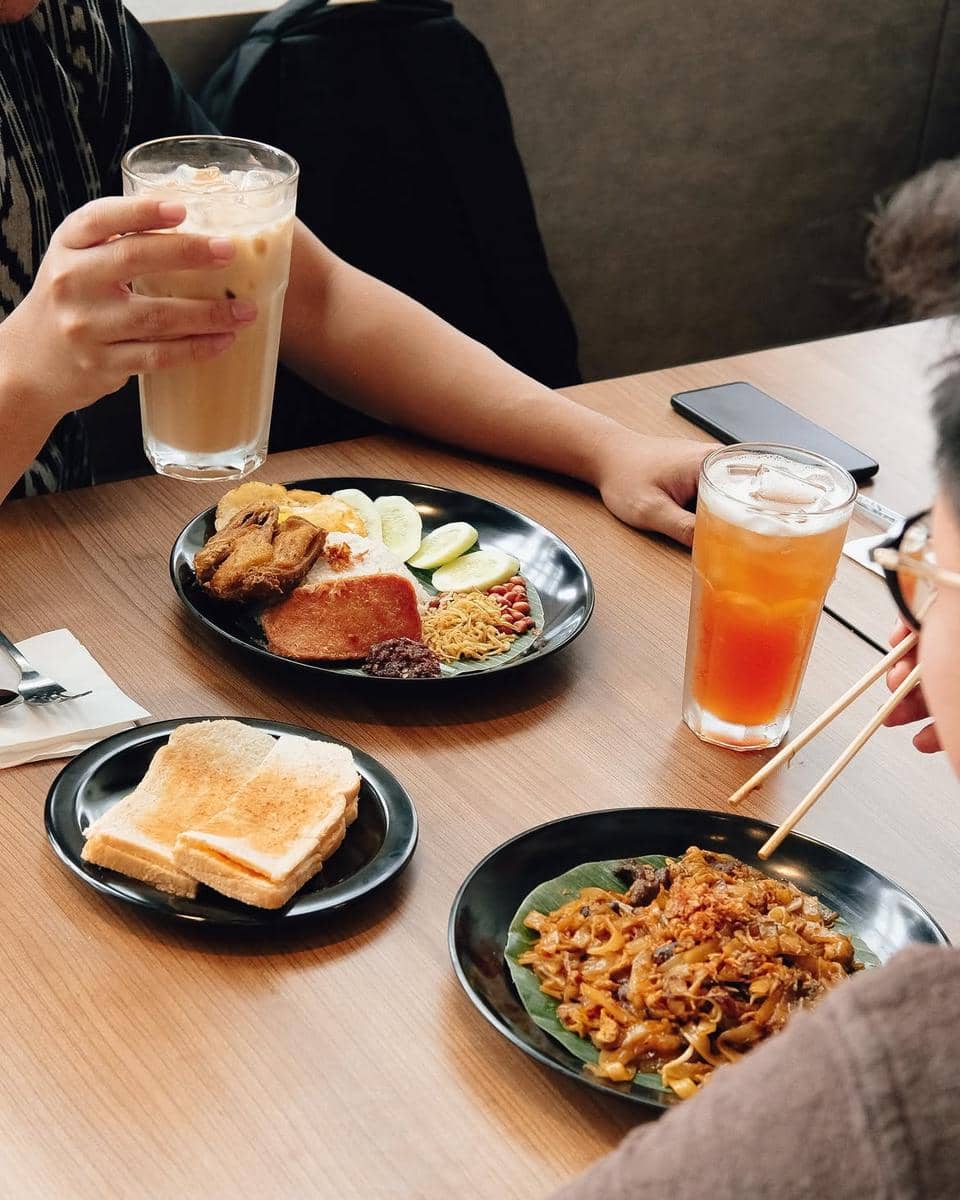 Kopitiam ID (instagram.com/kopitiamid)