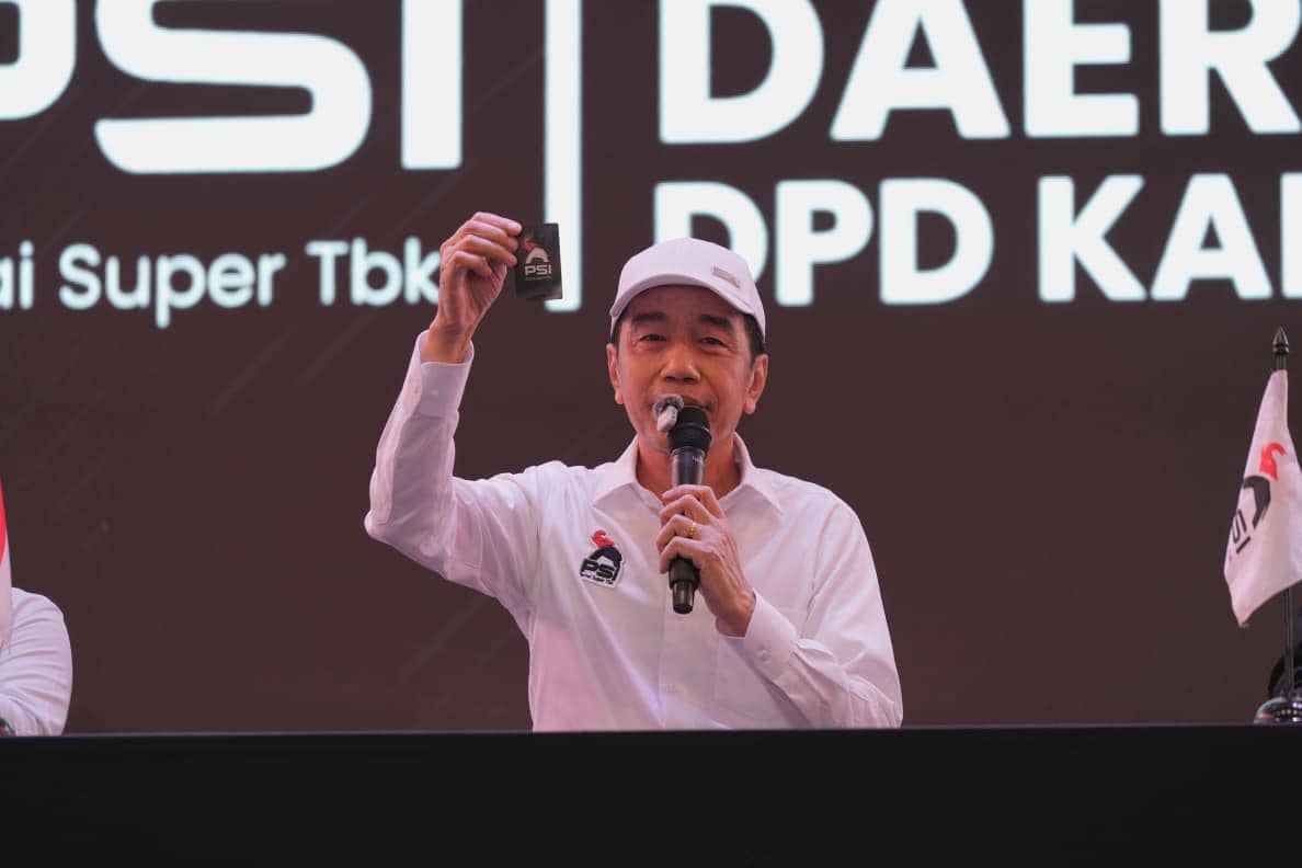 Alasan Jokowi Baru Tunjukkan KTA PSI: Politik itu soal Momentum