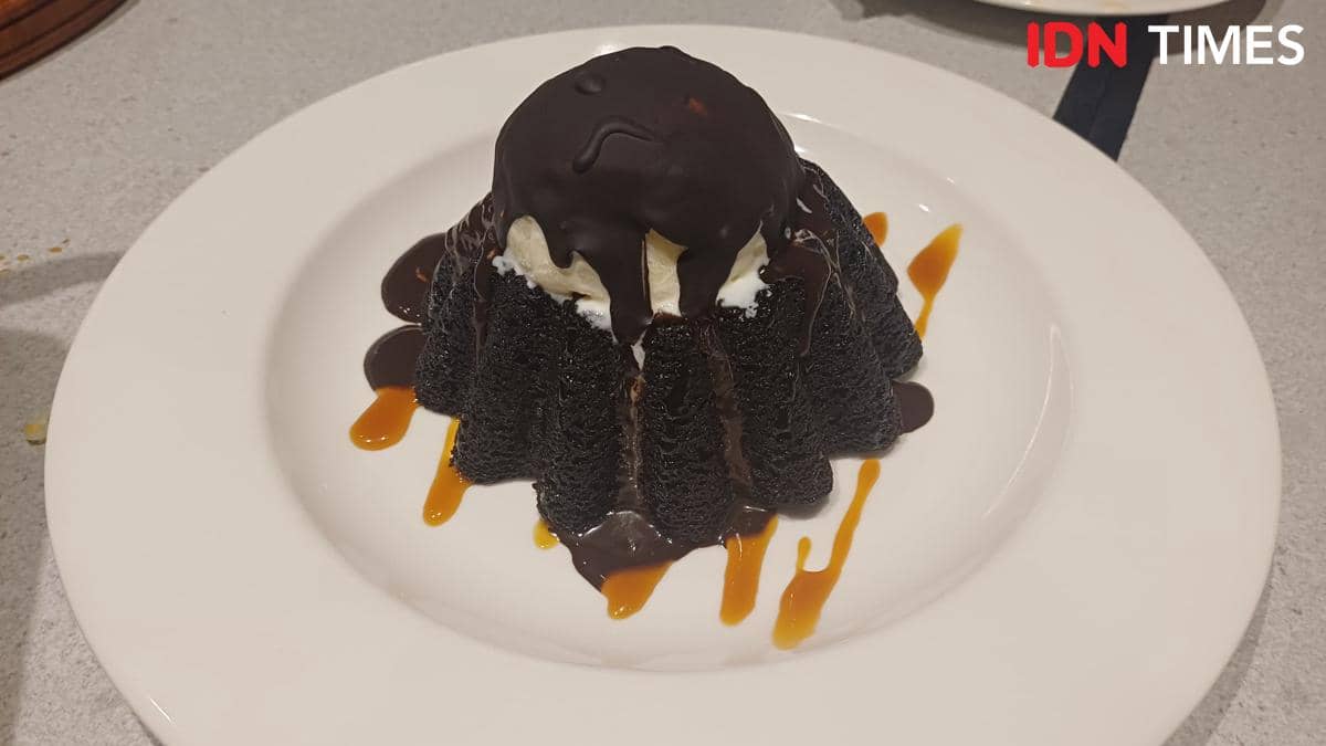 Potret Molten Chocolate Cake di restoran Chili's, Plaza Senayan, Jakarta Pusat