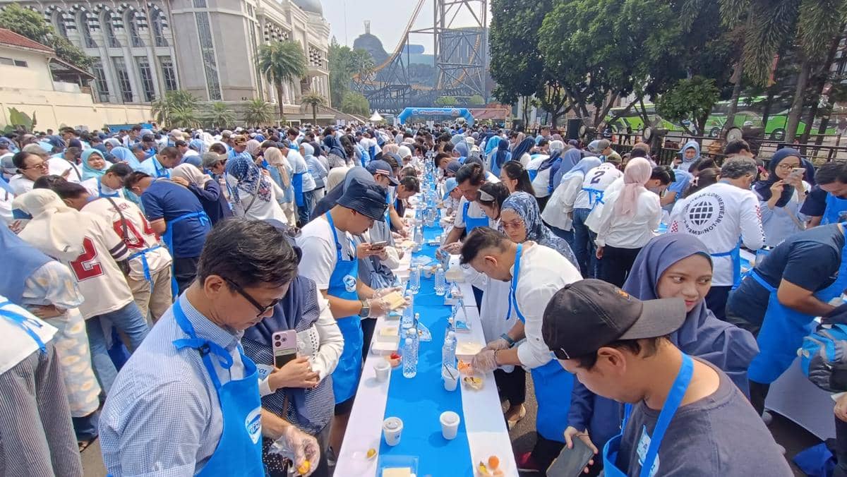 Ribuan Pasutri Bandung Pecahkan MURI 'Penyajian Sarapan untuk Istri'