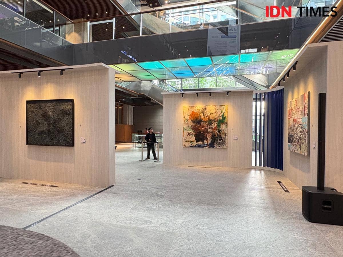 Pameran 16th UOB Painting of the Year (Indonesia)