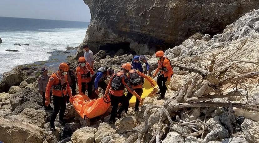 WNA Rusia Ditemukan Tewas di Bawah Tebing Tanjung Mebulu