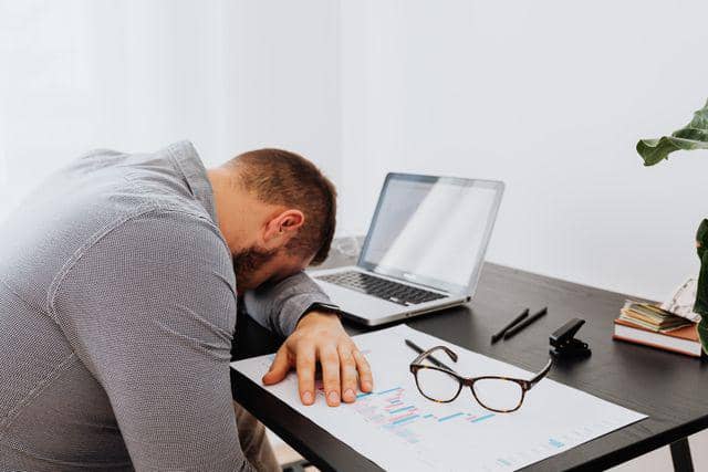 Burnout Kerja Makin Berat? Ini 5 Langkah untuk Memulihkan Diri