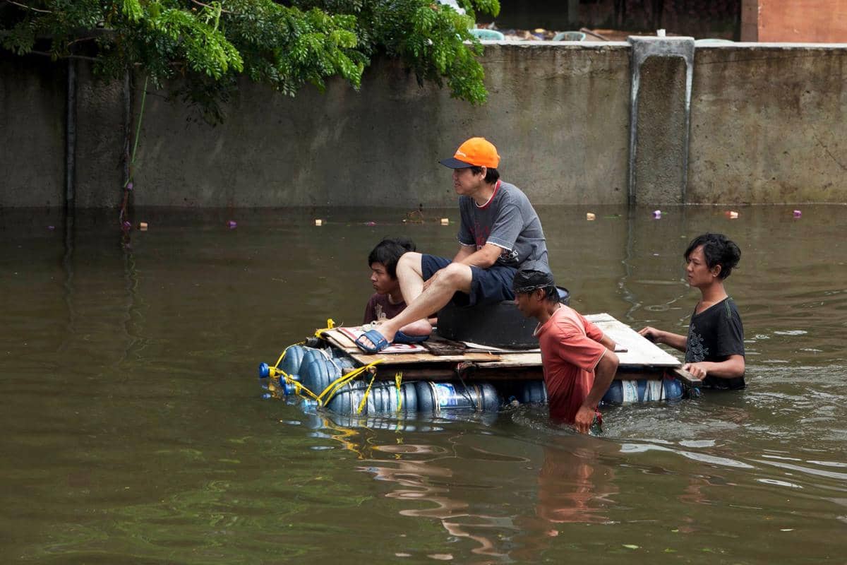 Bangkok Banjir, Ini 8 Tips Aman Liburan ke Thailand saat Musim Hujan!