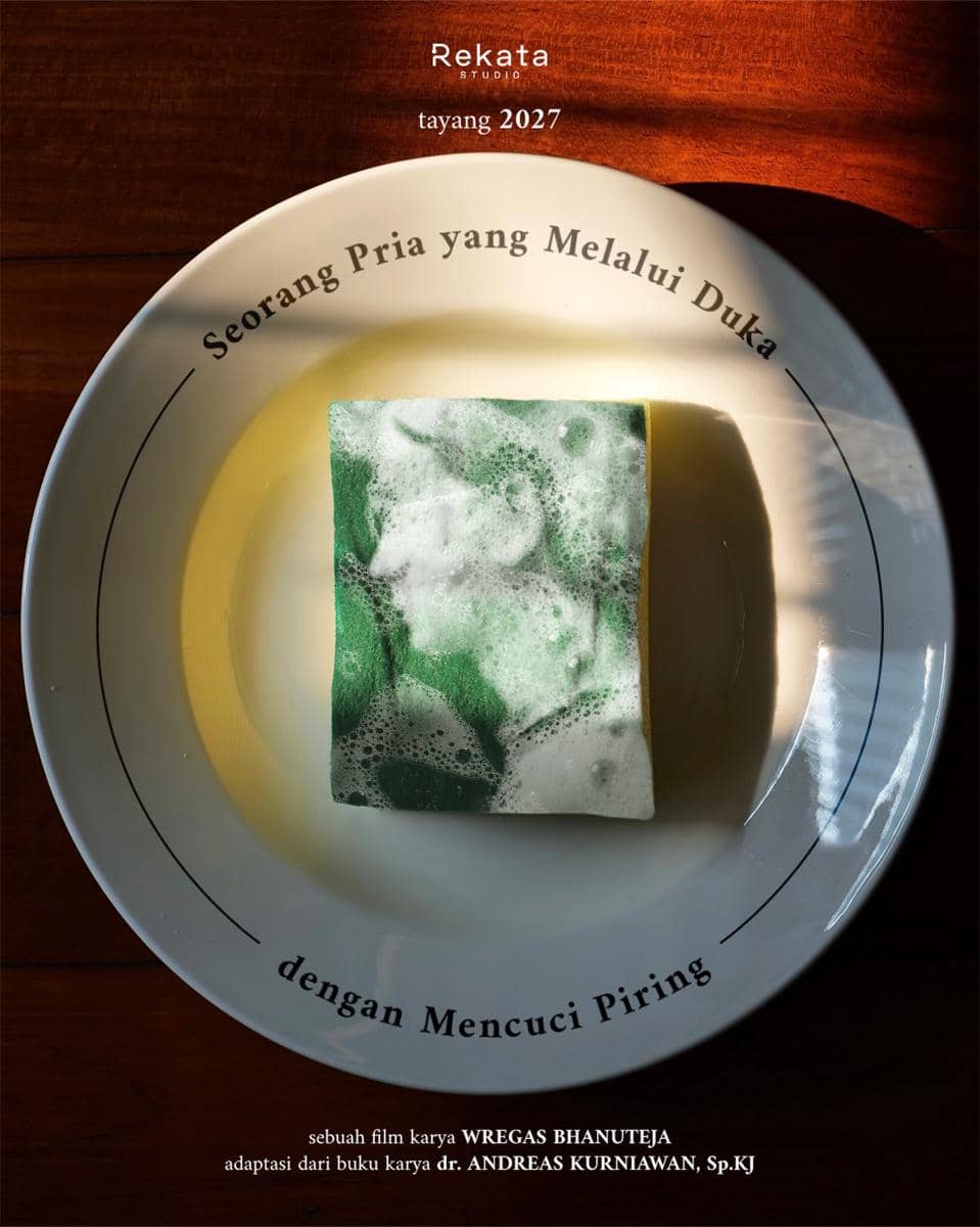 film Seorang Pria yang Melalui Duka dengan Mencuci Piring