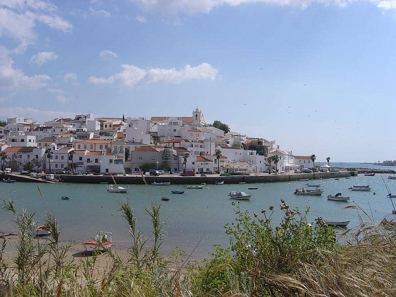 Desa Ferragudo di Portugal