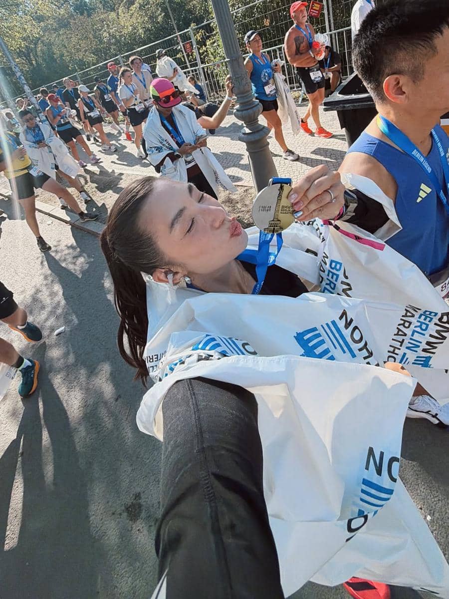 Jennifer Bachdim mengikuti Berlin Marathon 2026, dalam unggahan yang dibagikan melalui akun Instagram pribadinya.