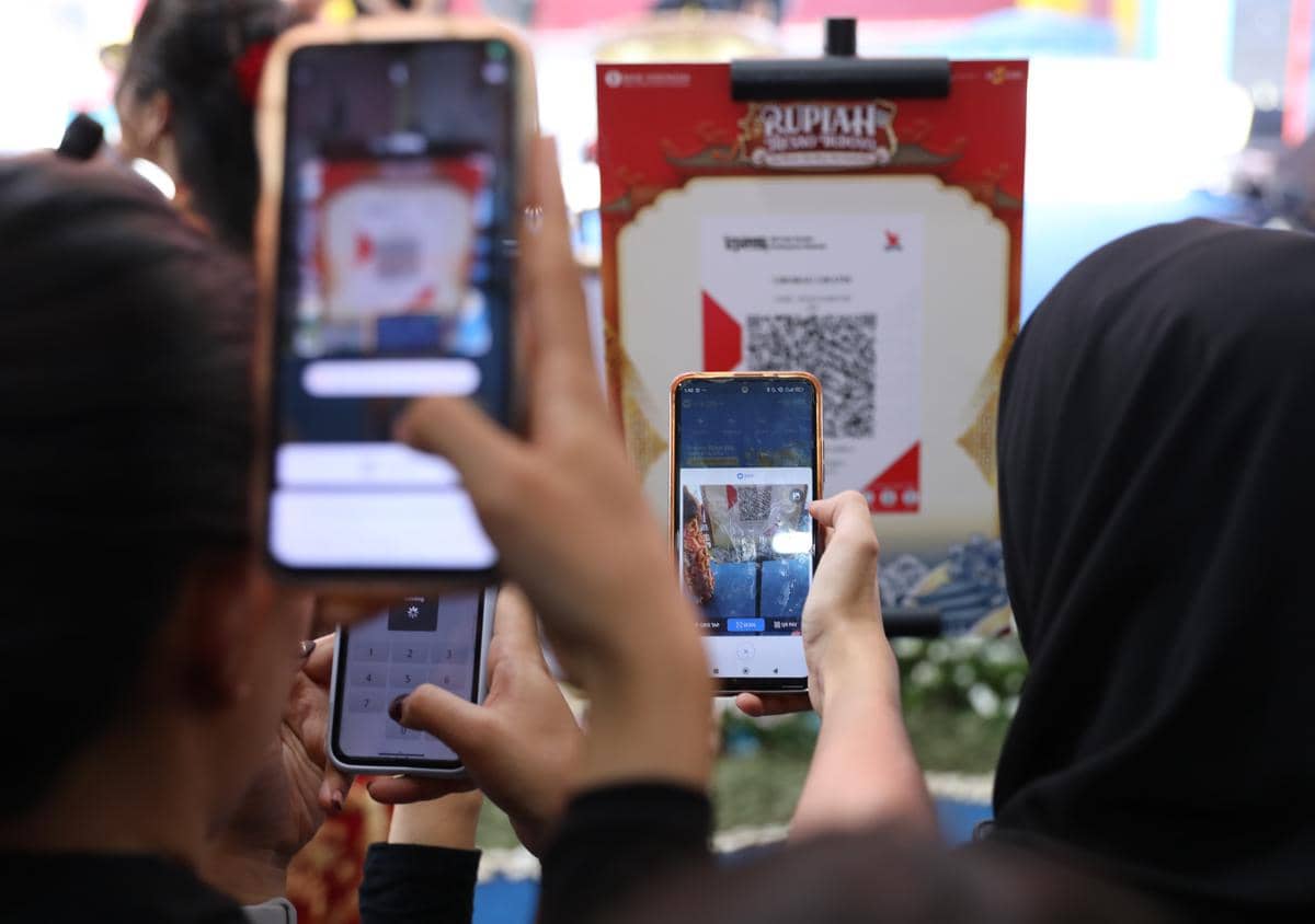 Edukasi QRIS di acara Two Shores, One Story, One Connection yang diadakan Bank Indonesia Provinsi Jawa Tengah di Sam Poo Kong Semarang, Sabt