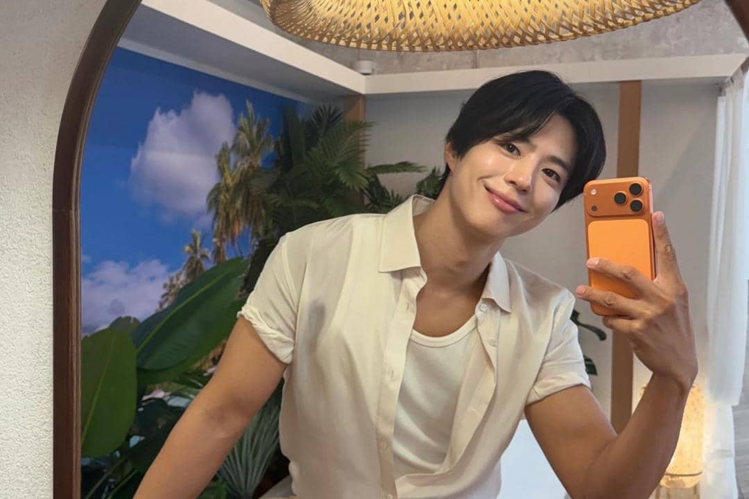 Potret aktor Korea Selatan Park Bo Gum yang dibagikan melalui akun Instagram pribadinya dan __shinyeeun.