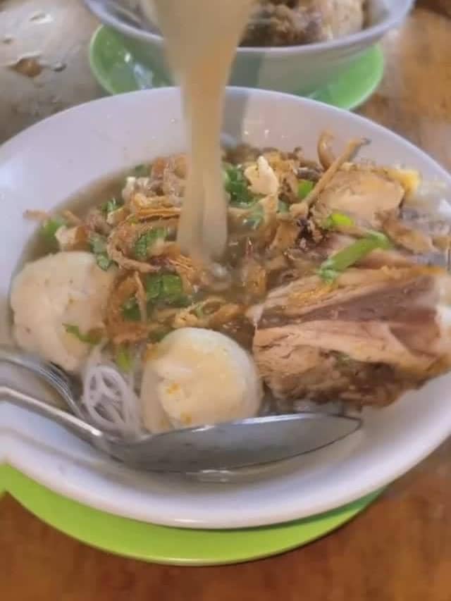 Mie Sop Kampung Haiti - Sekip