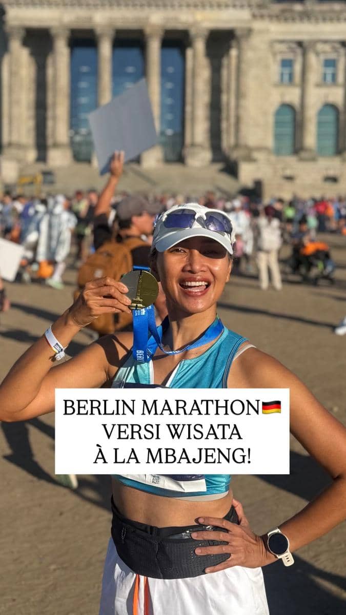 Seorang artis mengikuti Berlin Marathon 2026, sebagaimana dibagikan melalui akun Instagram ajengkamaratih.