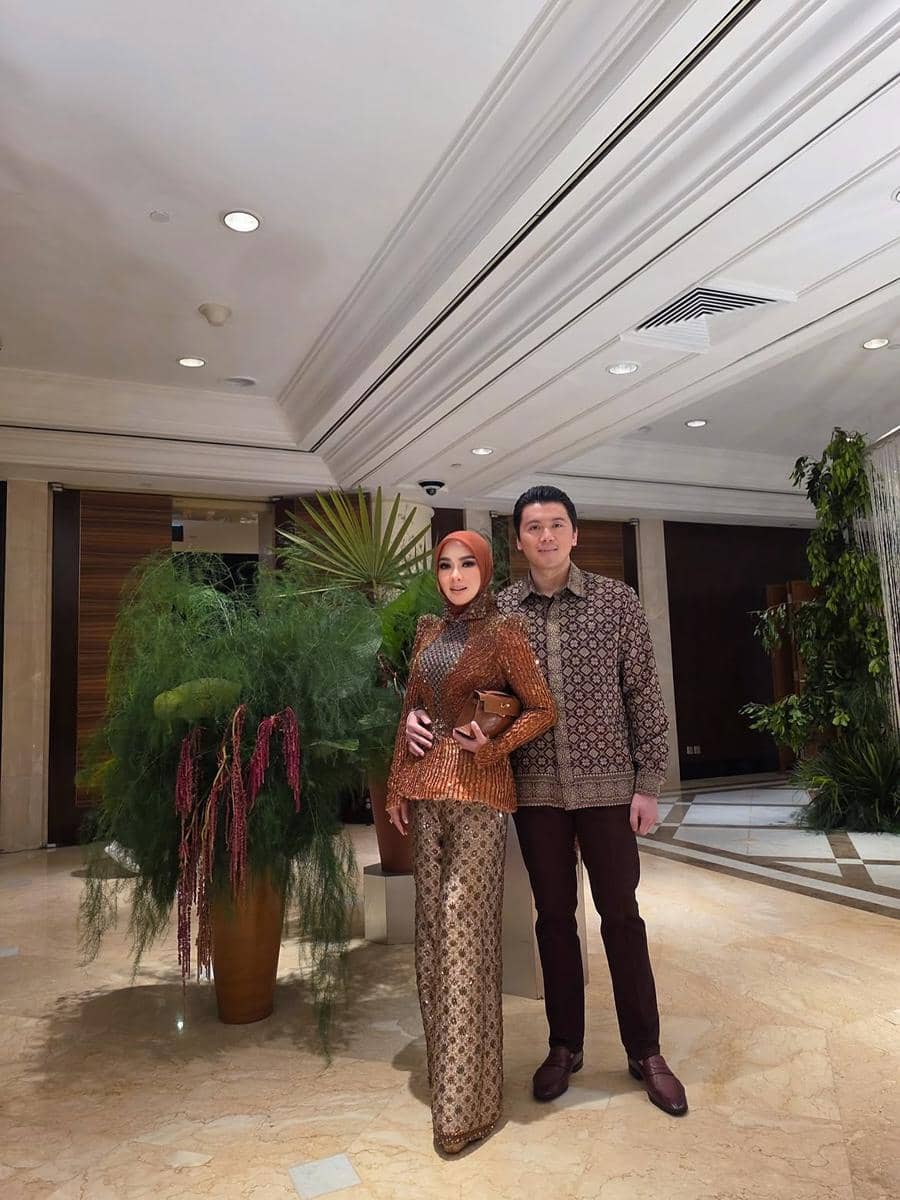 ootd syahrini dan reino barack