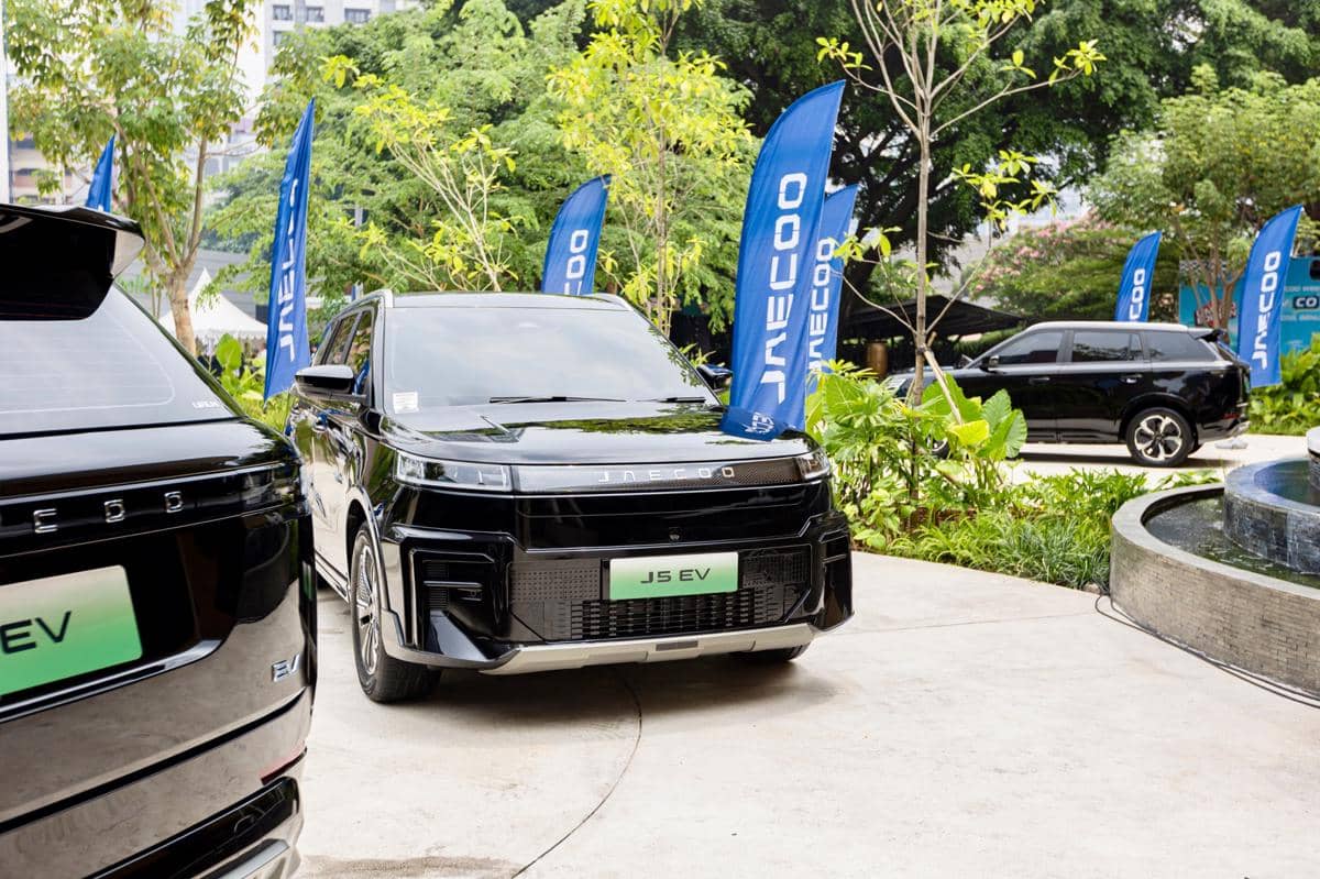 Jaecoo J5 EV dengan Genuine Body Kit yang menonjolkan tampilan eksterior SUV listrik bergaya modern dan sporty.