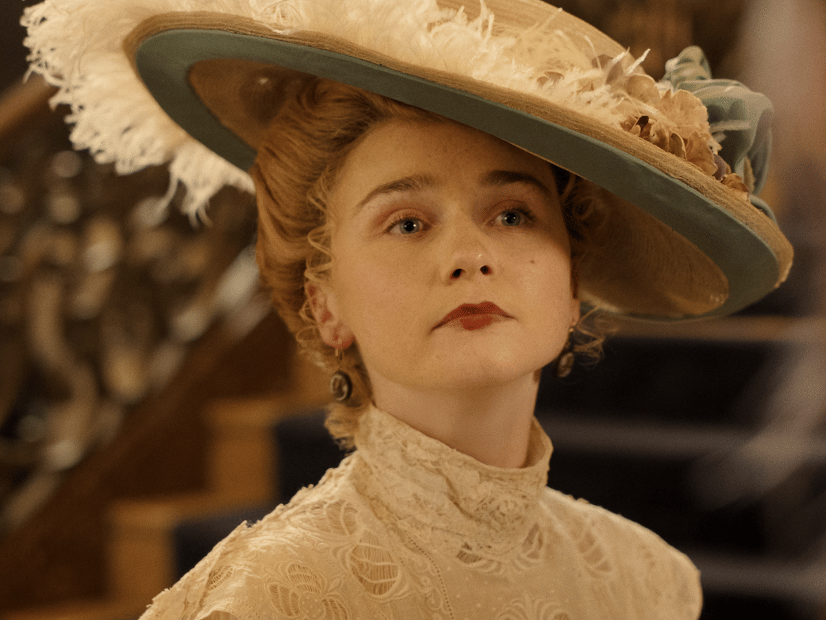 Jessica Barden sebagai Nance O'Neil dalam serial Monster: The Lizzie Borden Story