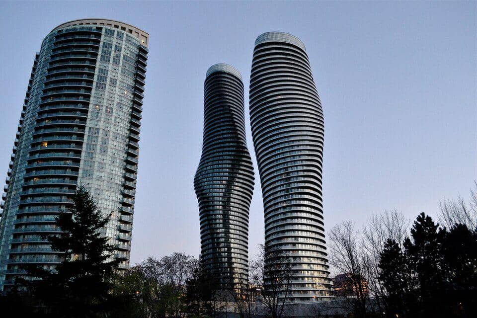 5 Fakta Absolute World Towers, Menara Berputar Ikonik di Kanada