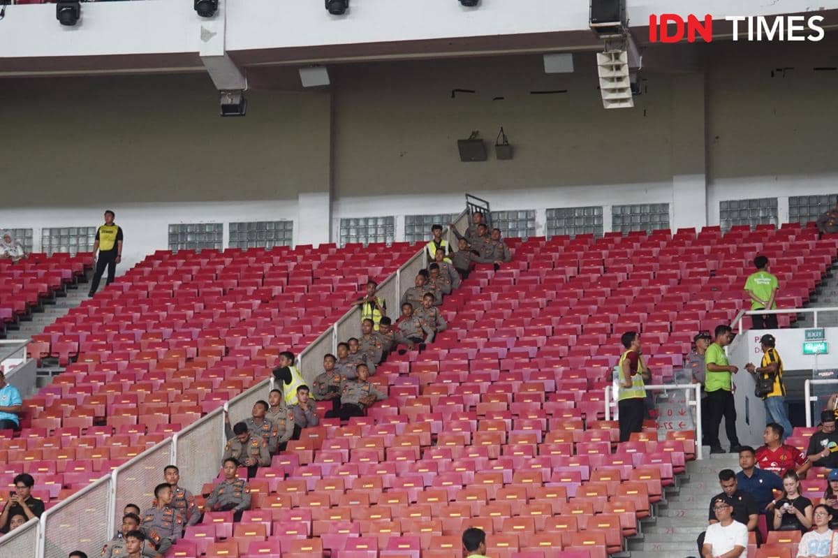 Fans Malaysia Disoraki Suporter Timnas Indonesia Saat Keluar GBK