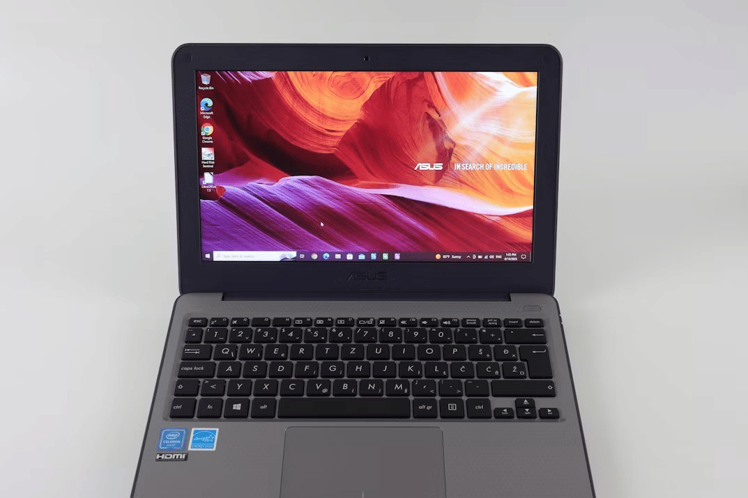 ilustrasi laptop