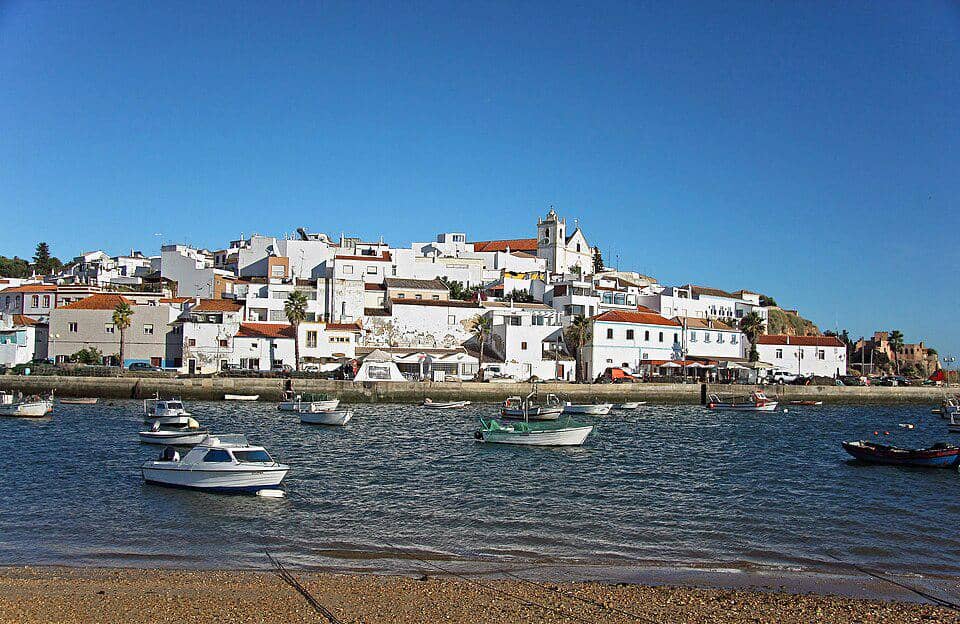 5 Fakta Ferragudo, Desa Nelayan dengan Pesona Tradisional Portugal