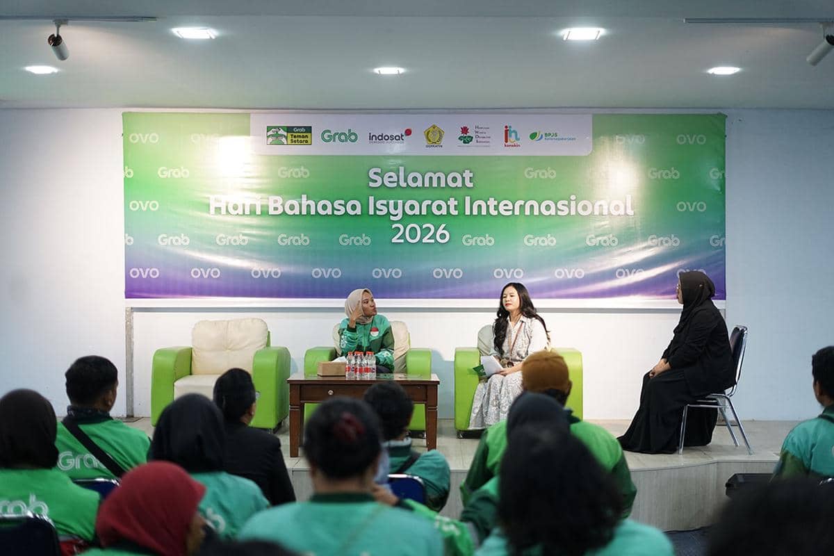 Foto 1-Dalam rangka memperingati Hari Bahasa isyarat Internasional (HBII), Mitra Pengemudi Medan mengikuti edukasi bahasa isyarat melalui rangkaian Kopdar Spesial HBII 2026. Kegiatan ini menjadi ruang temu bagi Mi.JPG