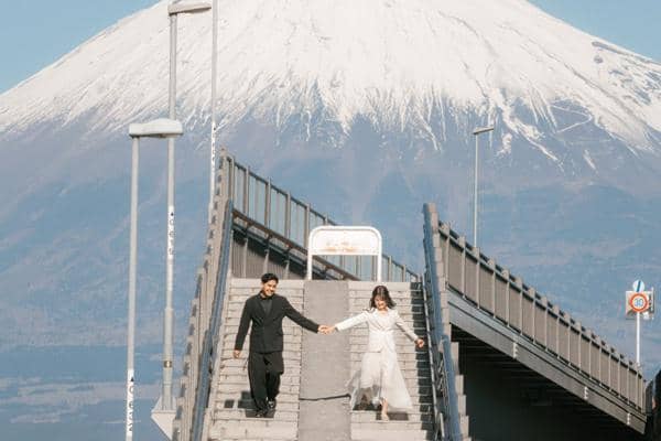Pemotretan Romantis Jerome Polin dan Gracia di Jepang, Sambil Lamaran!