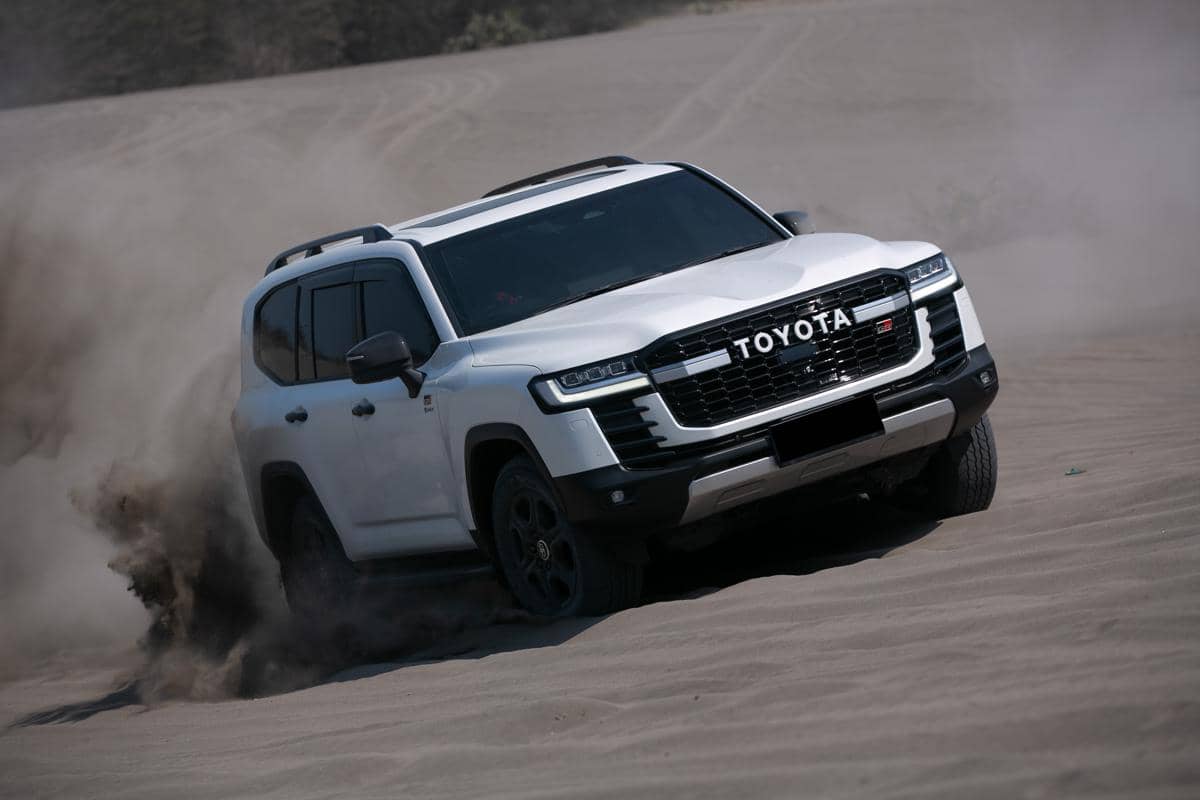 Toyota Land Cruiser 300 Hybrid EV. (dok. Nasmoco)