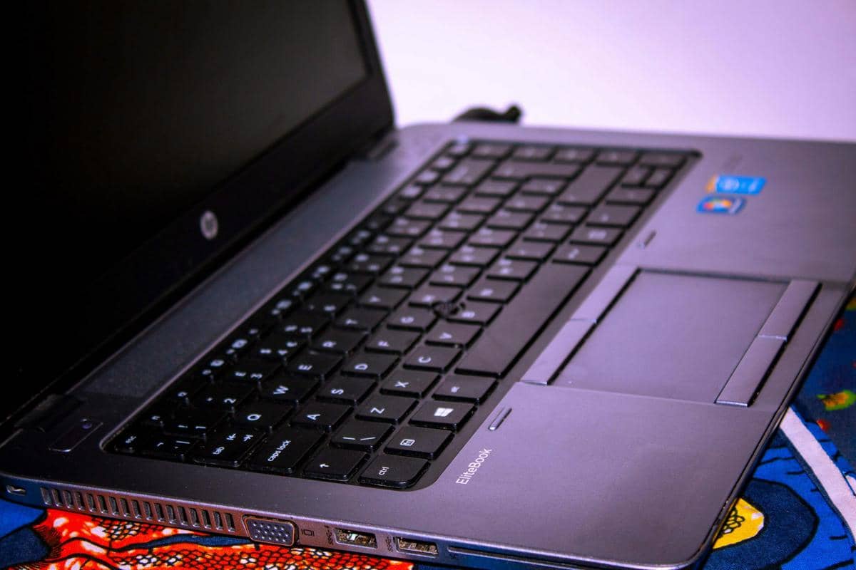5 Tanda Baterai Laptop mulai Rusak, Apa yang Kudu Dilakukan?