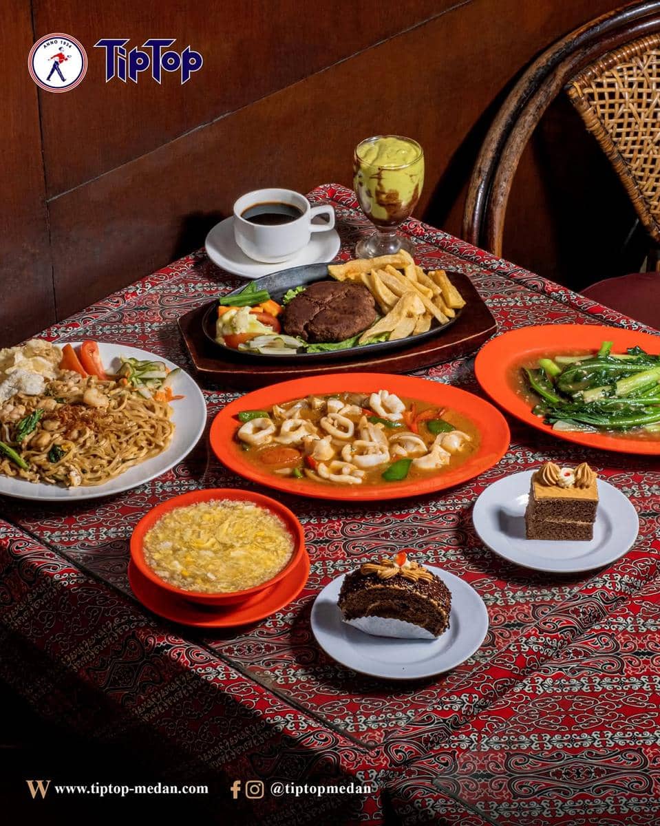 menu makanan di TipTop Restaurant