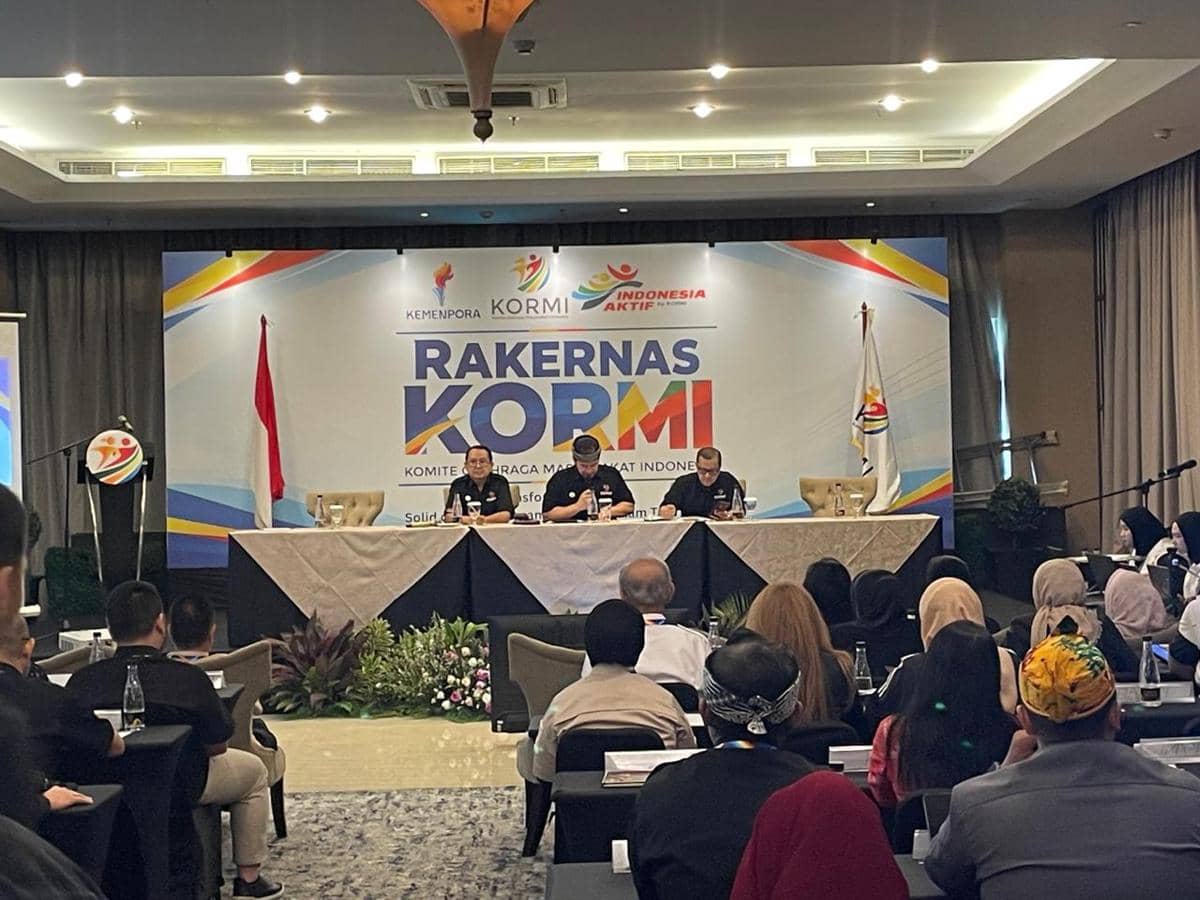 Peserta Rapat Kerja Nasional KORMI berfoto bersama usai membahas keputusan terkait Fornas 2027.