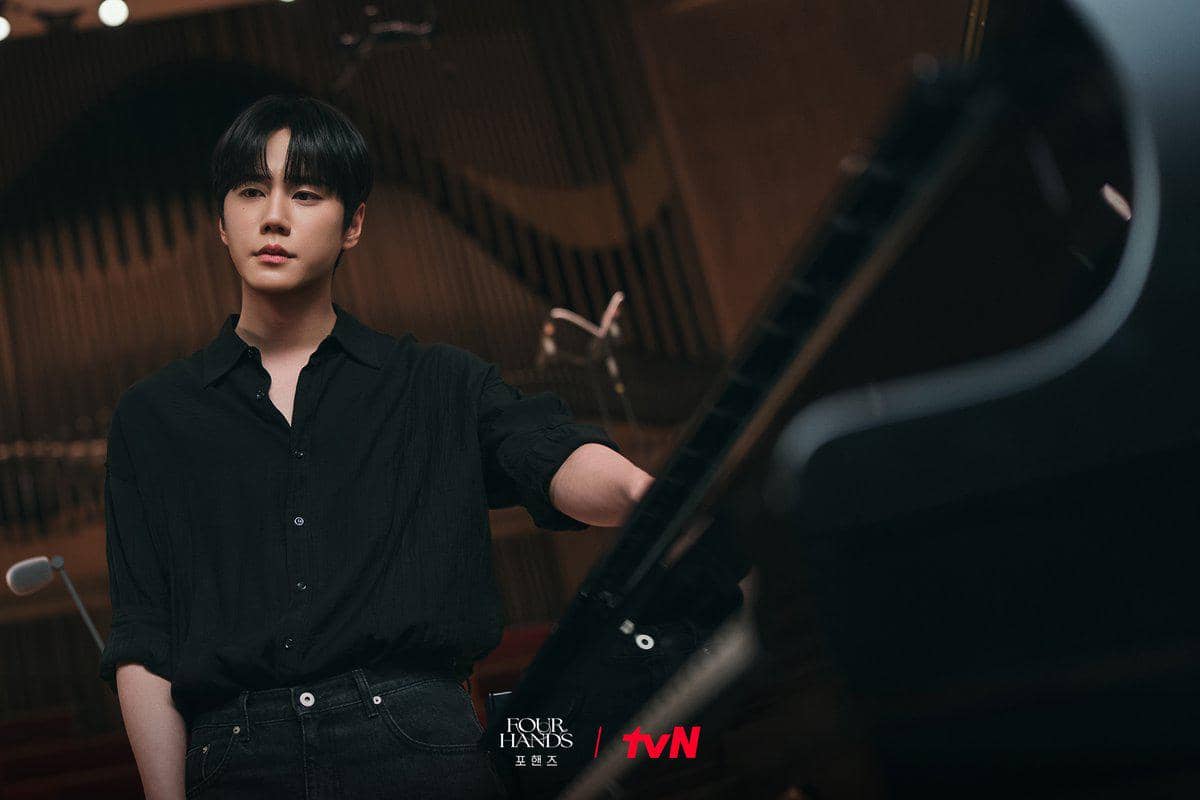 Lee Jun Young di Four Hands, Two Sonatas