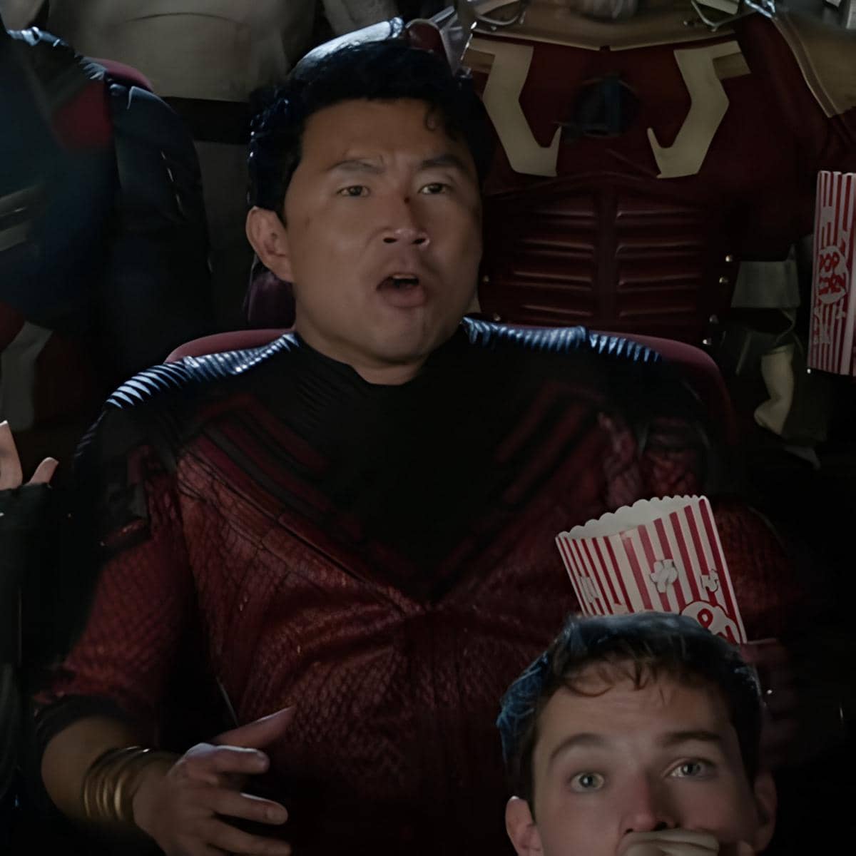 Materi iklan resmi Marvel bertuliskan “Silent Your Phone” untuk film Avengers: Doomsday di YouTube.